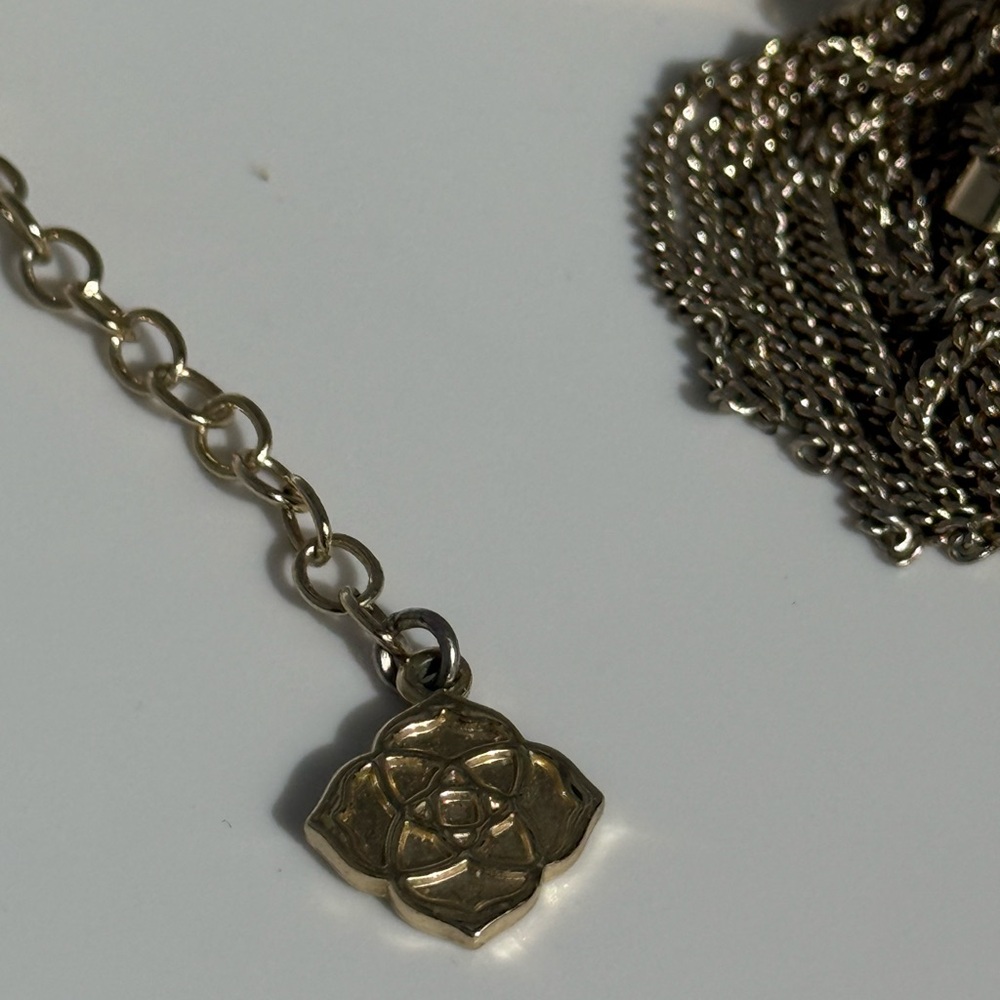 Kendra Scott White Pendant Necklace and Earring Set in Gold - Picture 4 of 8